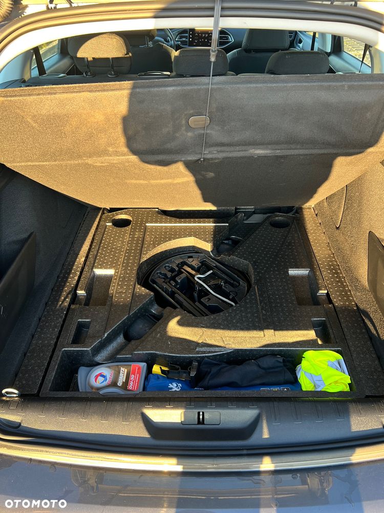Peugeot 308 BlueHDi 130 EAT6 Stop & Start Allure - 21