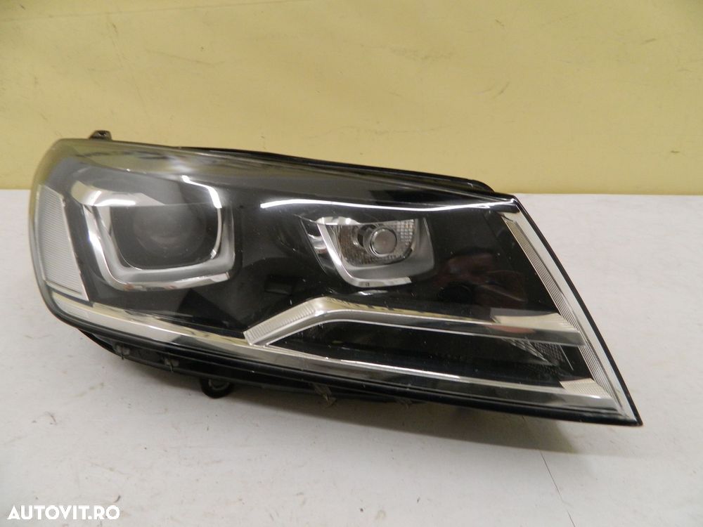 Far dreapta VW Touareg 7P facelift Xenon, 2015, 2016, 2017, 2018, cod origine 7P1941032. - 3