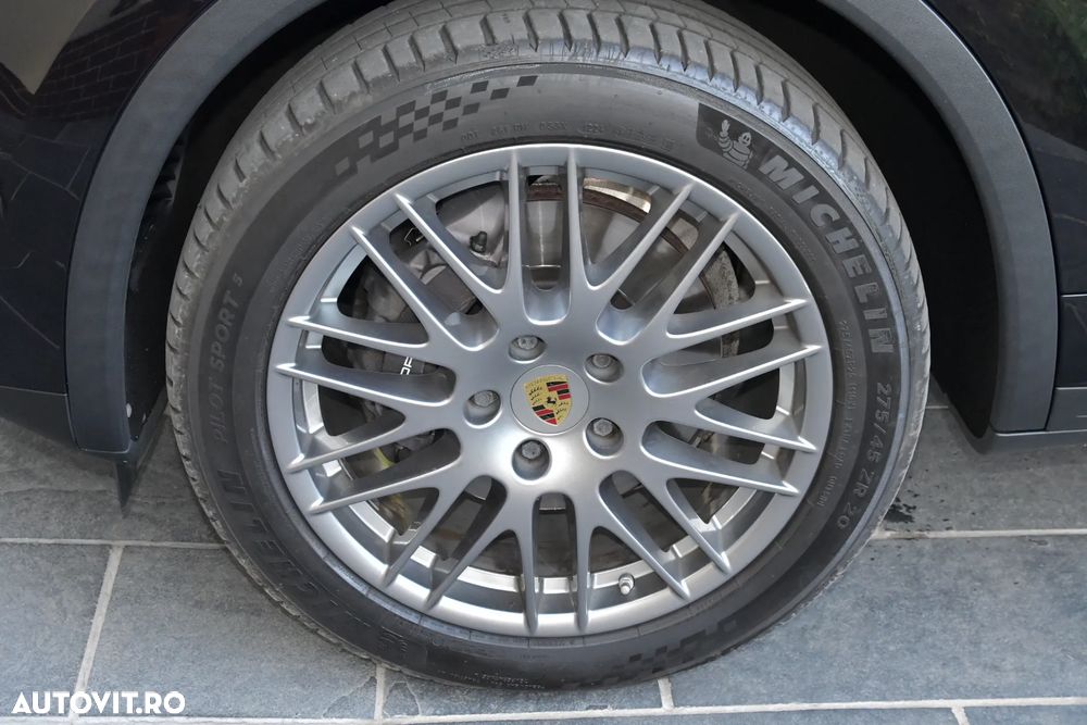 Porsche Cayenne 3.0 L - 15