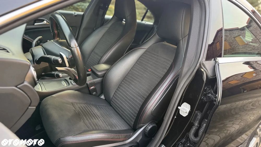 Mercedes-Benz CLA 180 7G-DCT AMG Line - 24