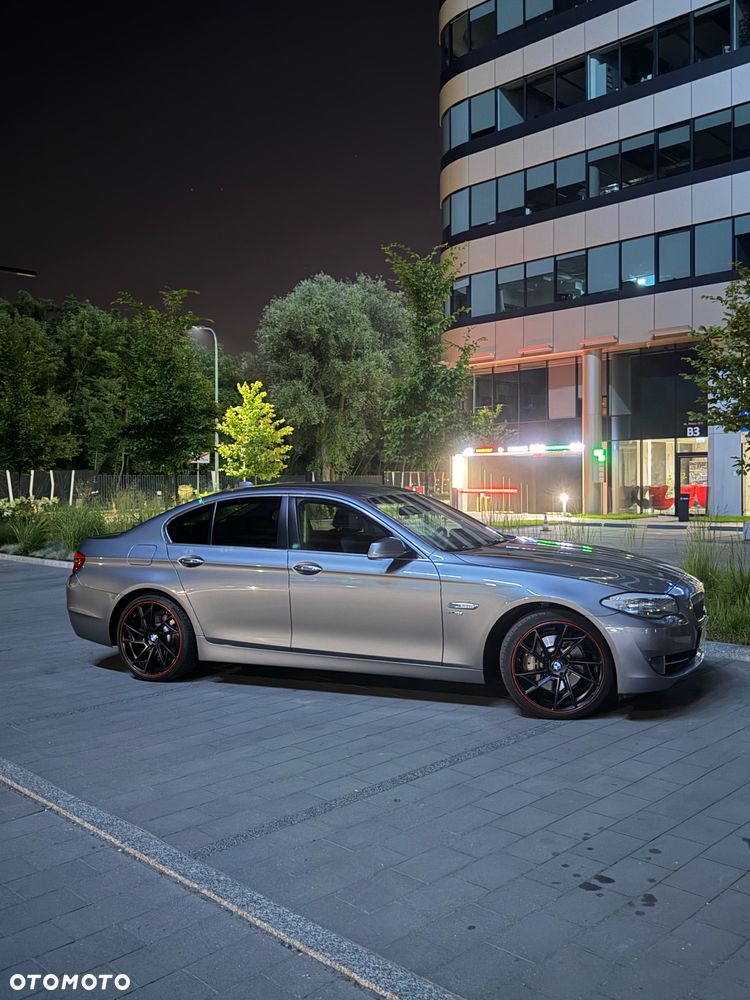 BMW Seria 5 525d xDrive Sport-Aut - 3