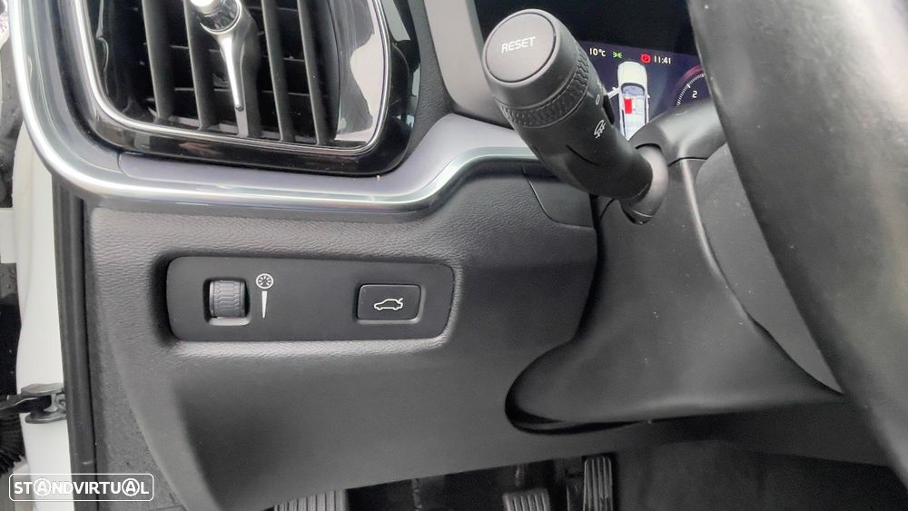 Volvo V60 D3 Momentum Pro - 15