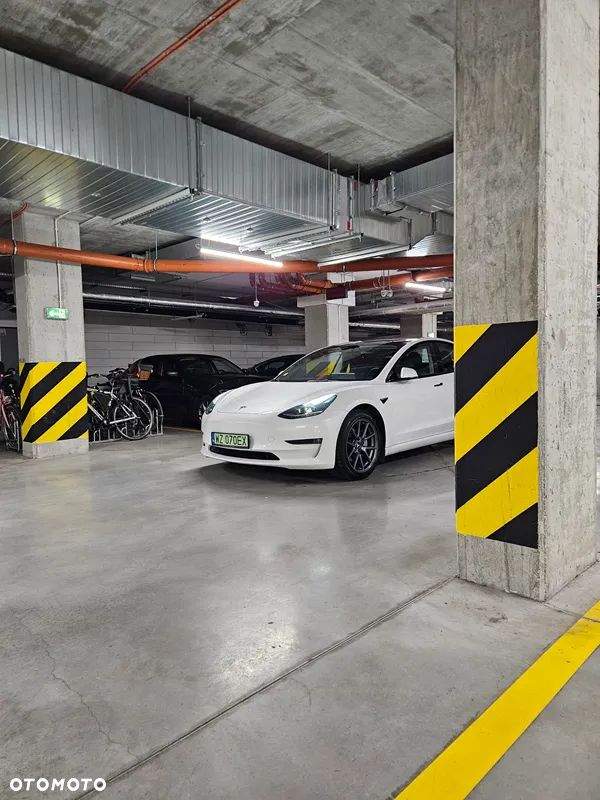 Tesla Model 3 - 2
