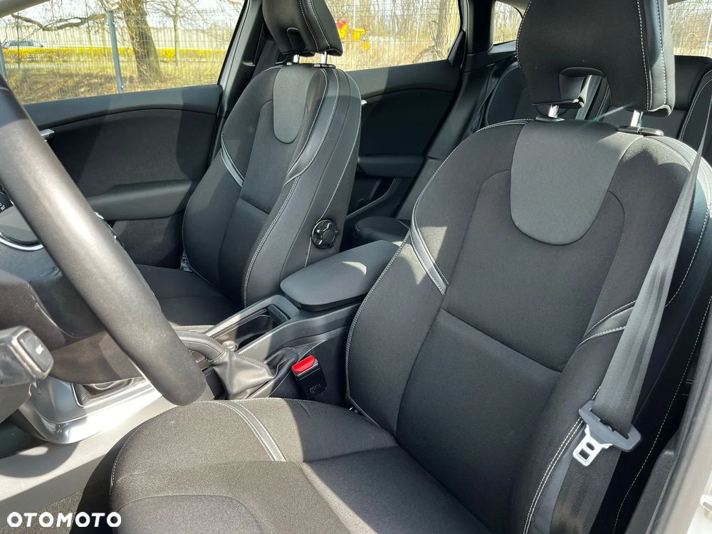 Volvo V40 T4 Drive-E Momentum - 10