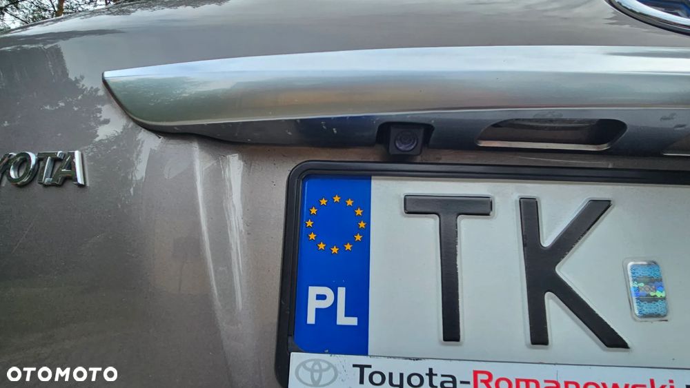 Toyota Yaris Hybrid 100 Dynamic - 25