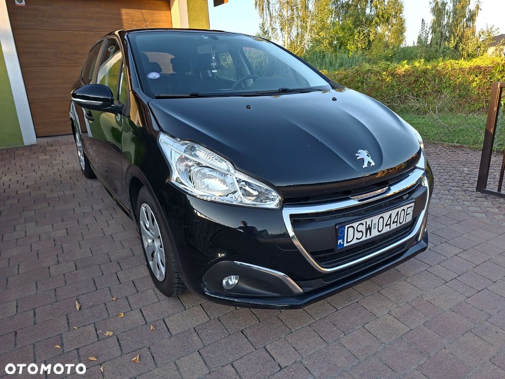Peugeot 208 - 1