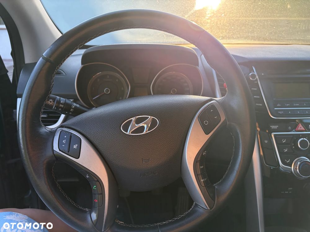 Hyundai i30 1.4 CRDi Classic + - 10