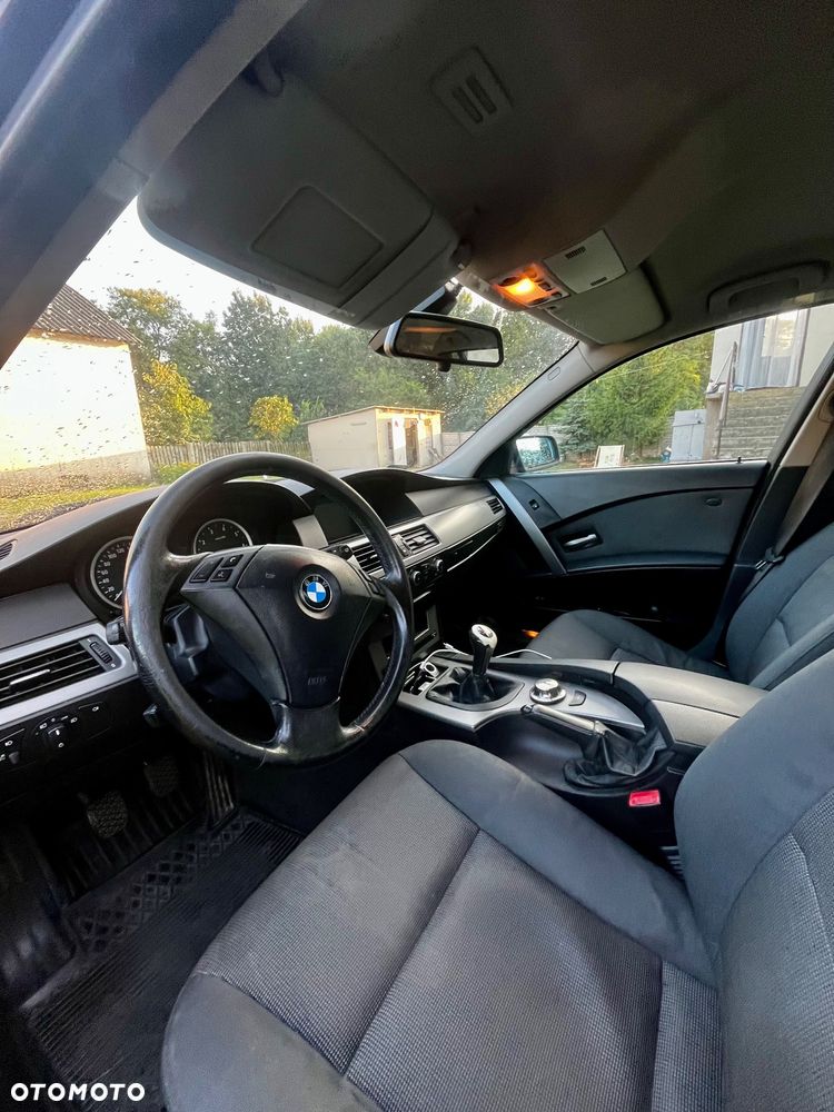 BMW Seria 5 523i - 10