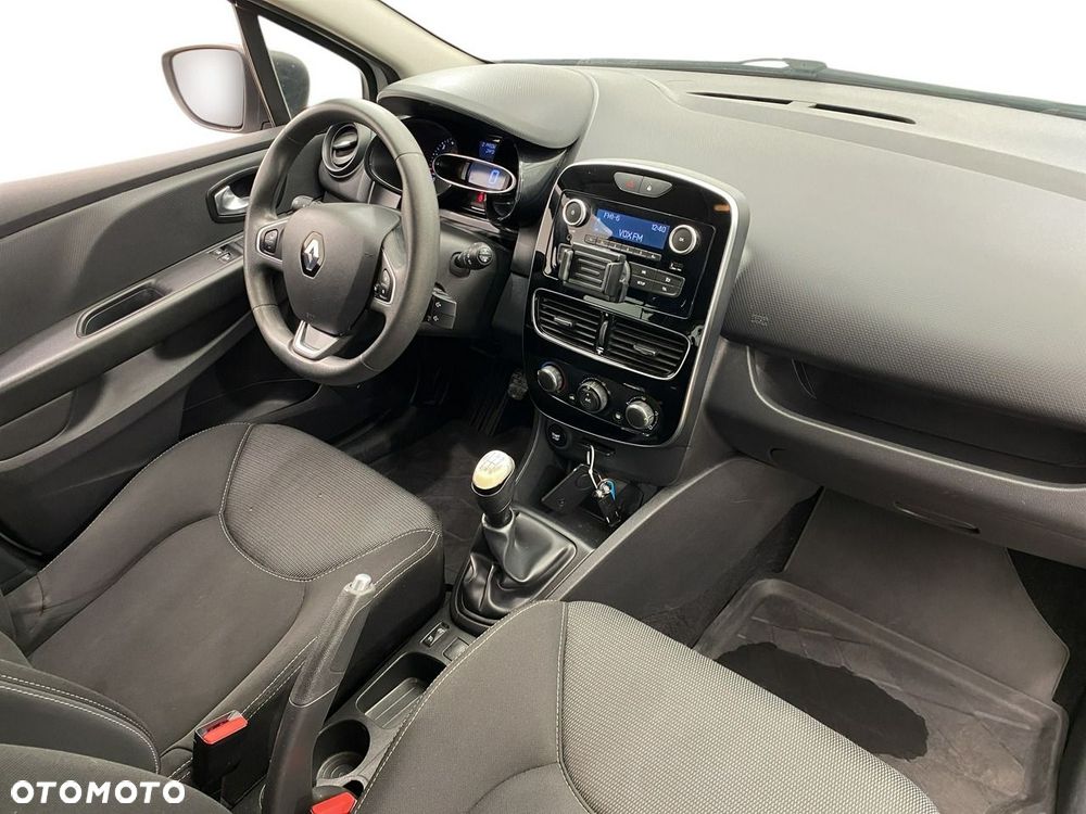 Renault Clio - 19
