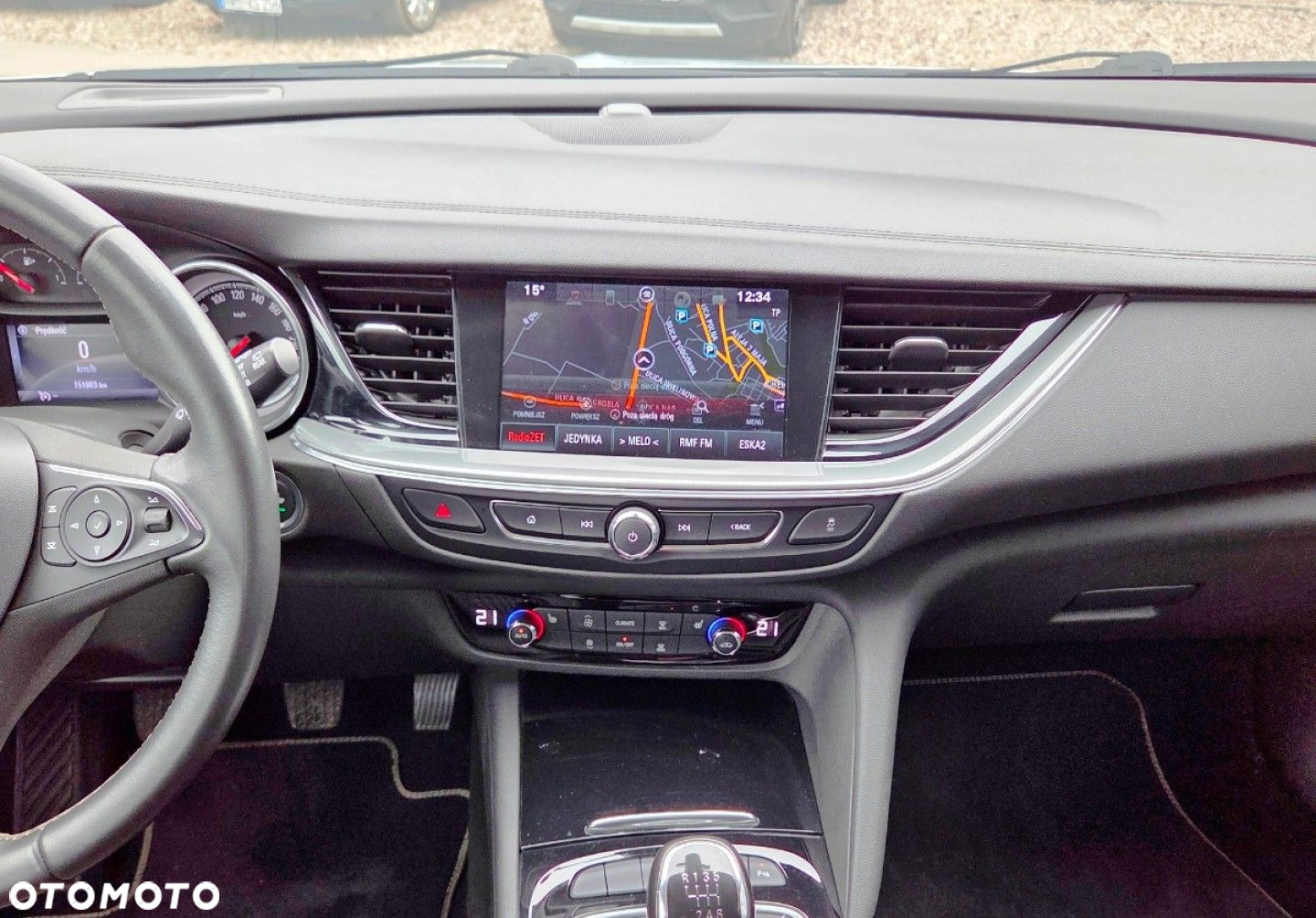 Opel Insignia - 25