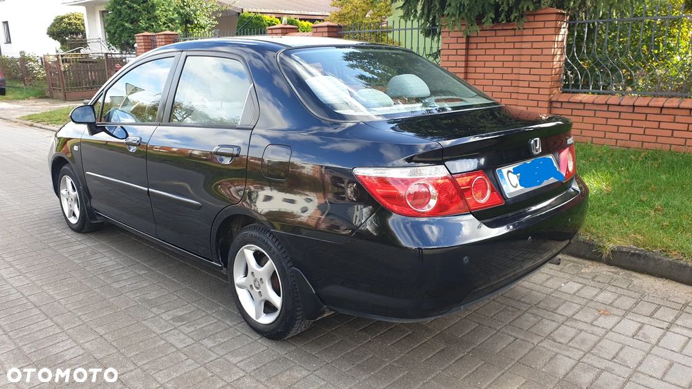 Honda City 1.4 Comfort - 16