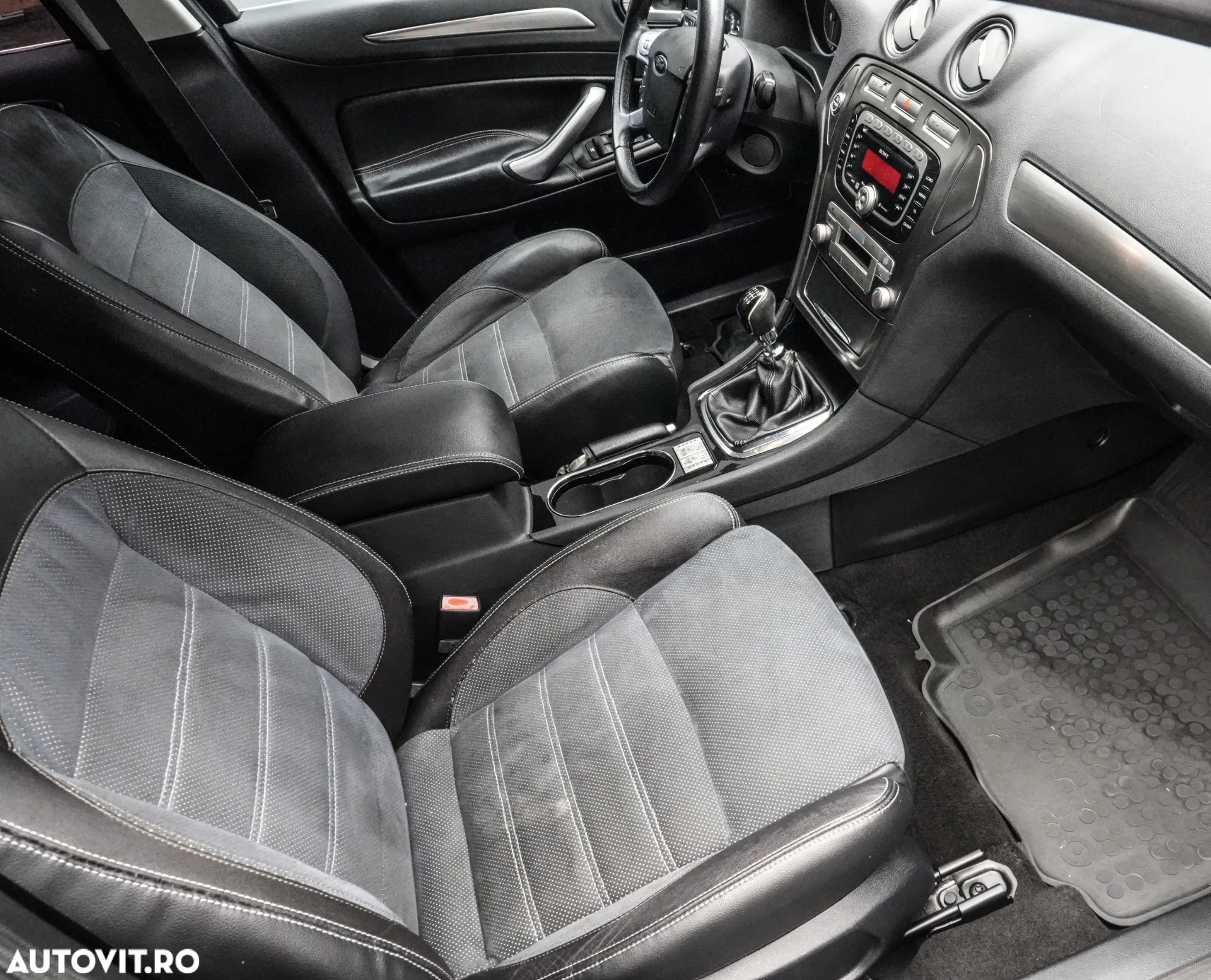 Ford Mondeo 2.0 TDCi Titanium - 12