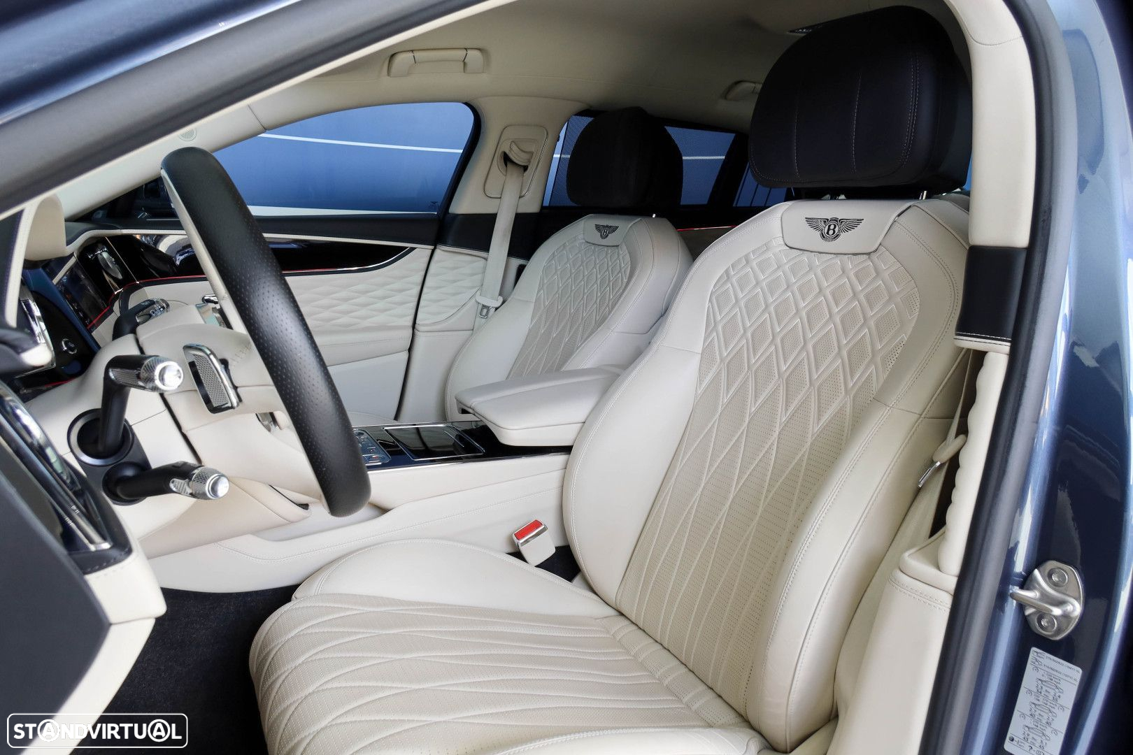 Bentley Flying Spur V8 - 9
