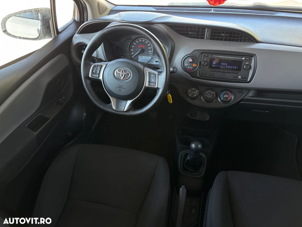 Toyota Yaris 1.0 L VVT-i Terra - 12