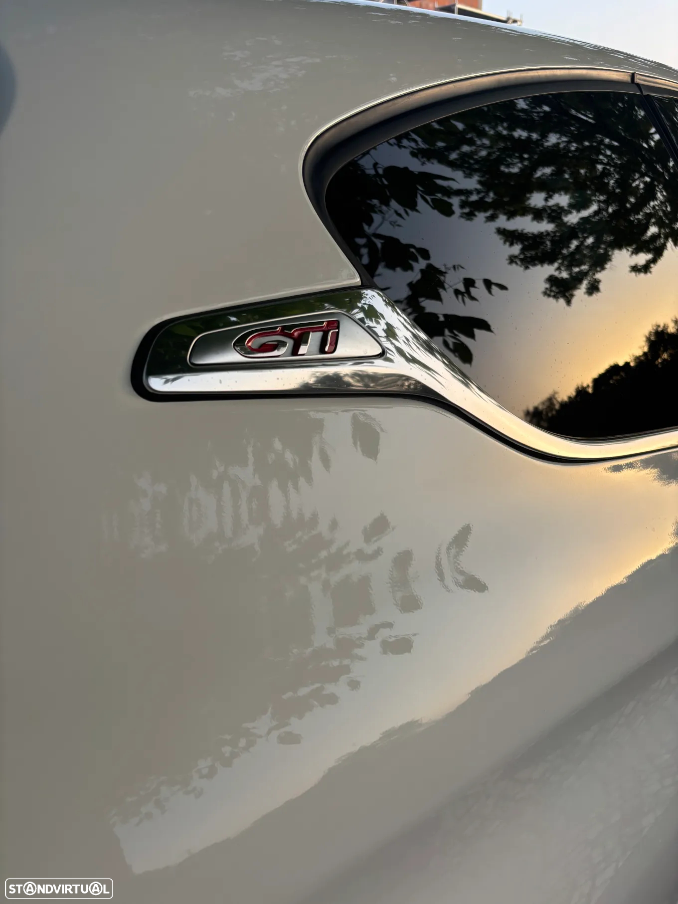 Peugeot 208 1.6 THP GTi - 15