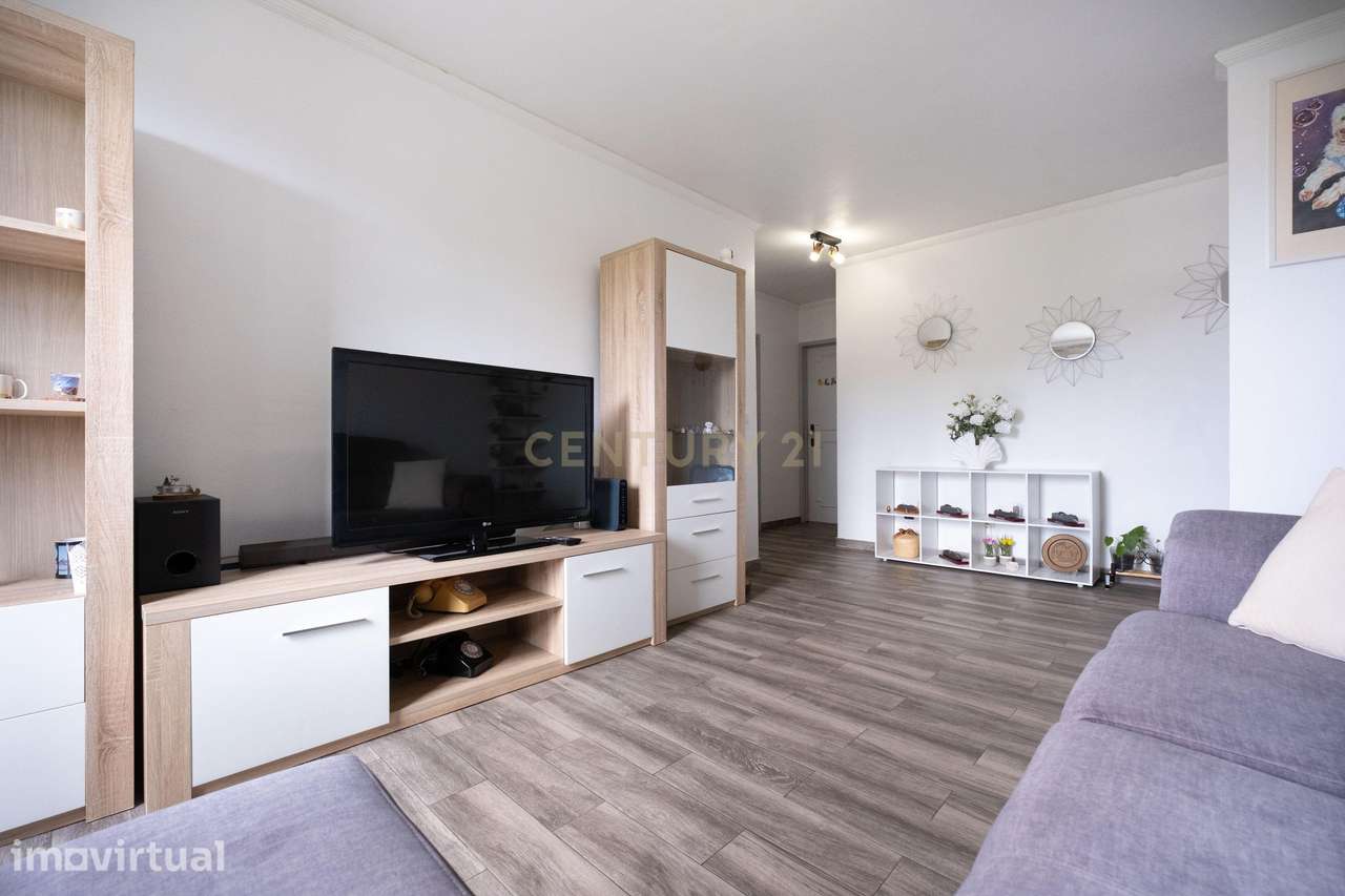 Apartamento T2 na Rua da Venezuela, Nazaré - São Martinho - Grande imagem: 4/23