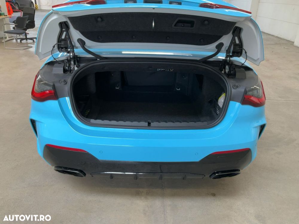 BMW M4 M440i xDrive - 15