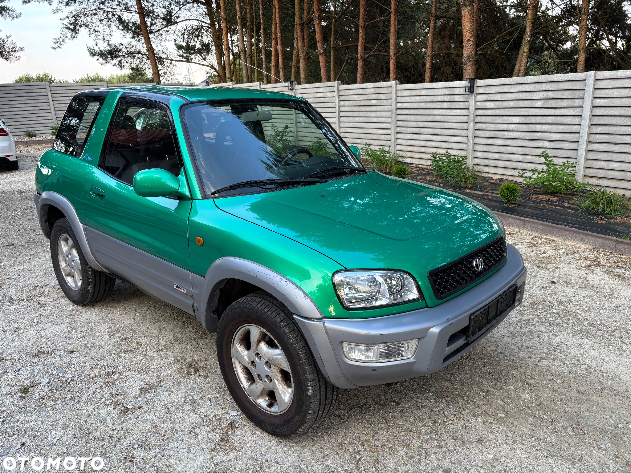 Toyota RAV4 - 8