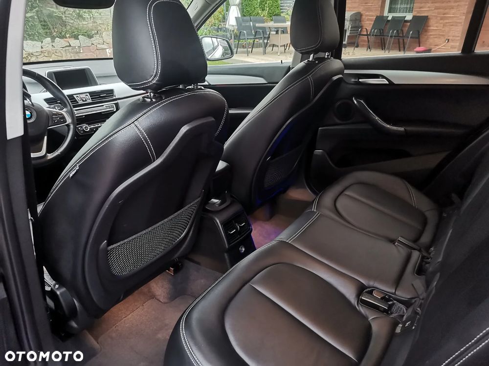 BMW X1 sDrive18d - 11
