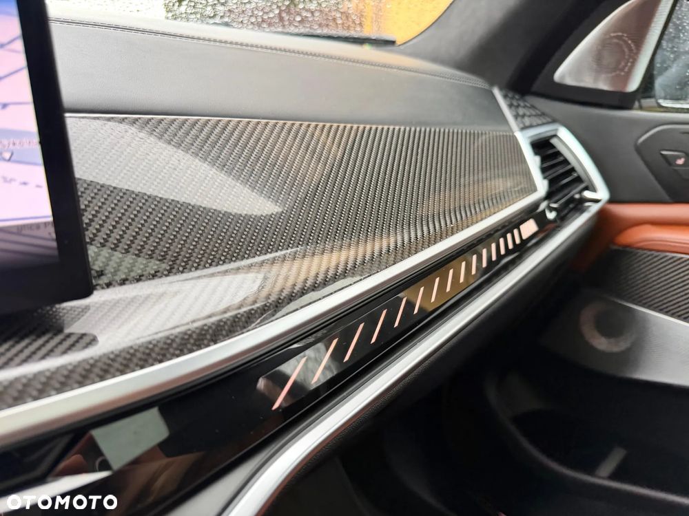 BMW X7 M60i xDrive - 27