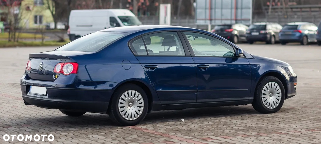 Volkswagen Passat 1.6 Comfortline - 9