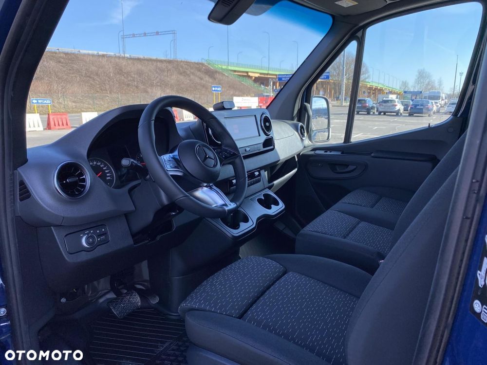Mercedes-Benz Sprinter - 9
