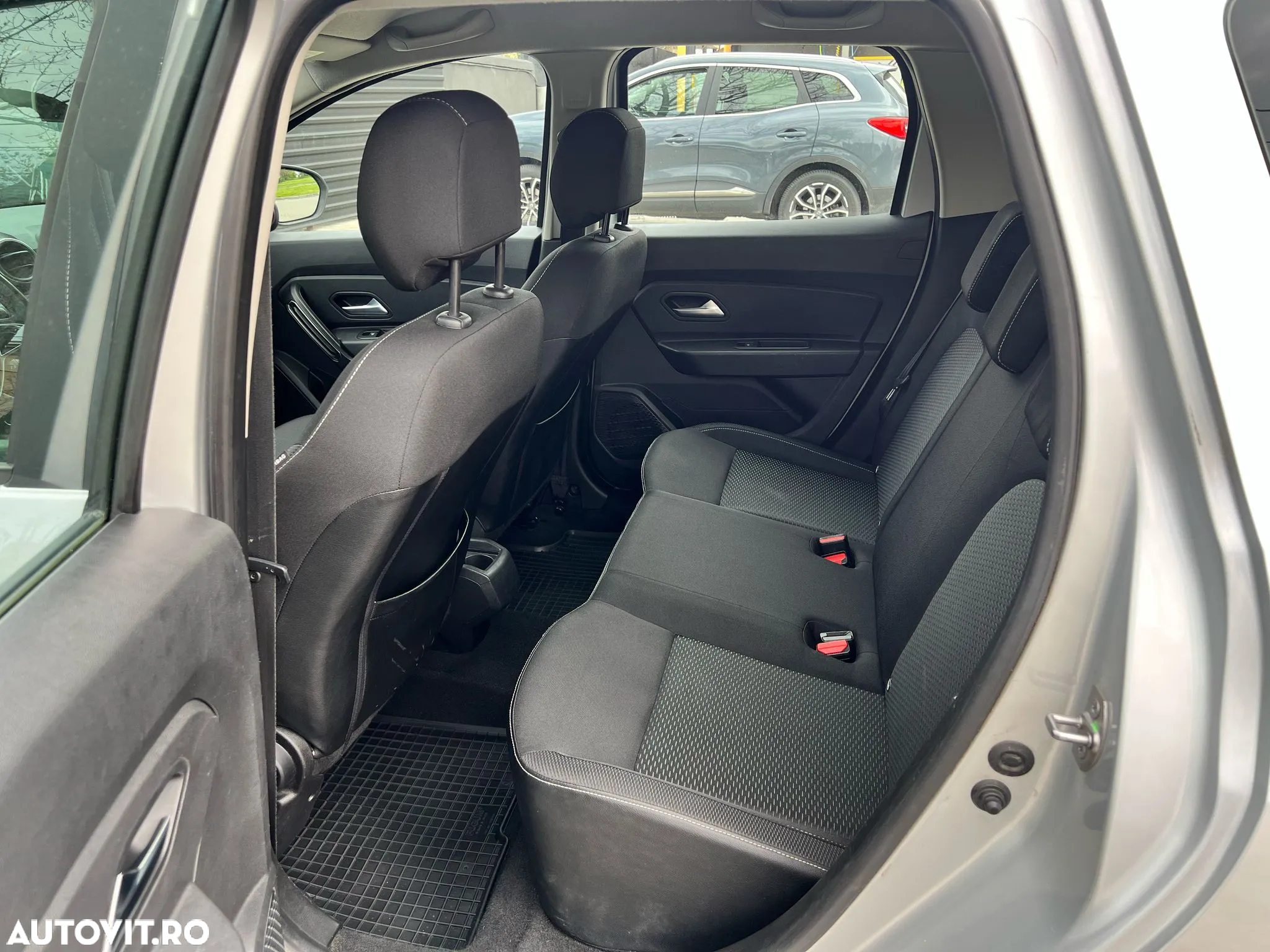 Dacia Duster 1.5 dCi 4x2 Laureate - 8