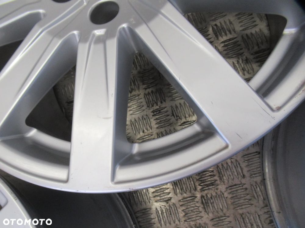 Felgi Audi Q3 Q5 Q7 A5 A6 8Jx18 et20 5x112 - 7