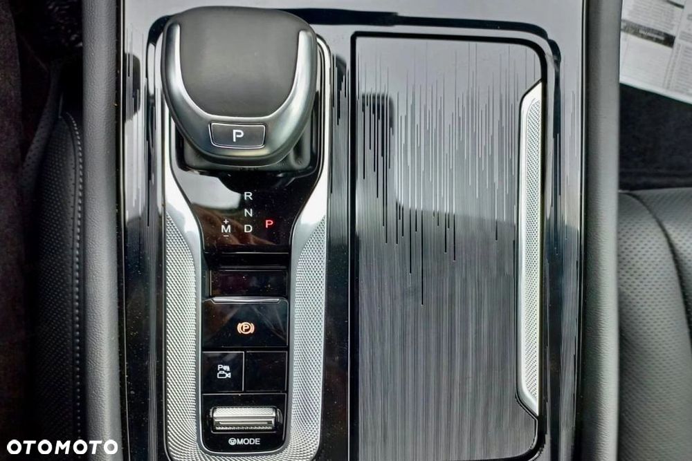 Hongqi H5 2.0T Deluxe - 11