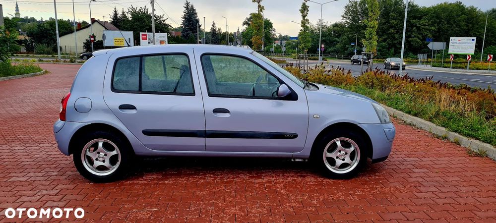 Renault Clio 1.2 16V Confort Dynamique - 8