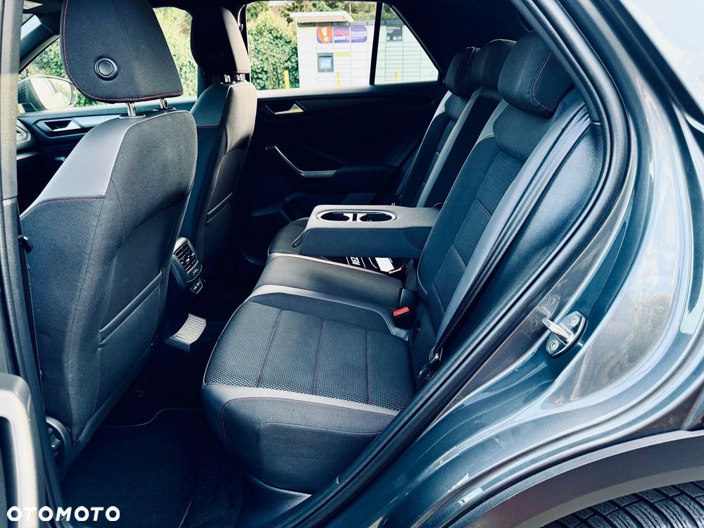 Volkswagen T-Roc - 32