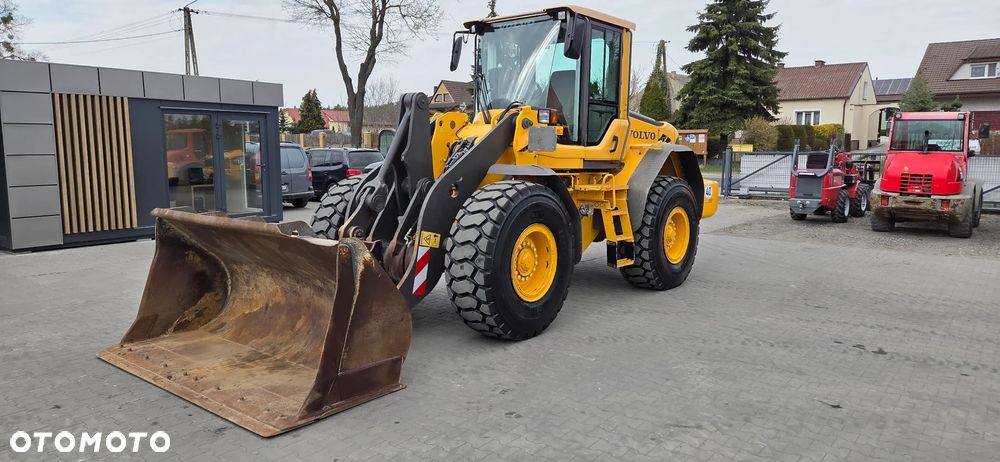Volvo <<Volvo L90F, tylko 9400Mtg oryginał! Serwis Volvo Niemcy! Waga! sprowadzona>> - 2