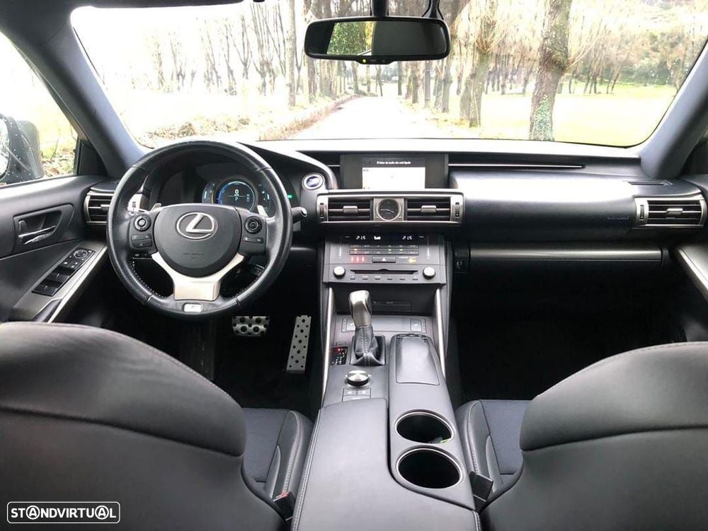 Lexus IS 300H F Sport - 14