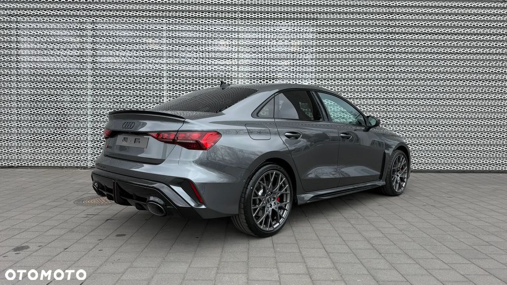 Audi RS3 Limousine - 5