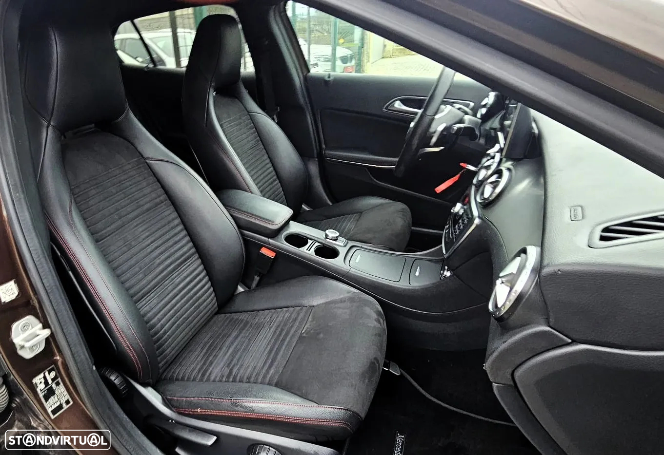 Mercedes-Benz GLA 180 CDi AMG Line Aut. - 27
