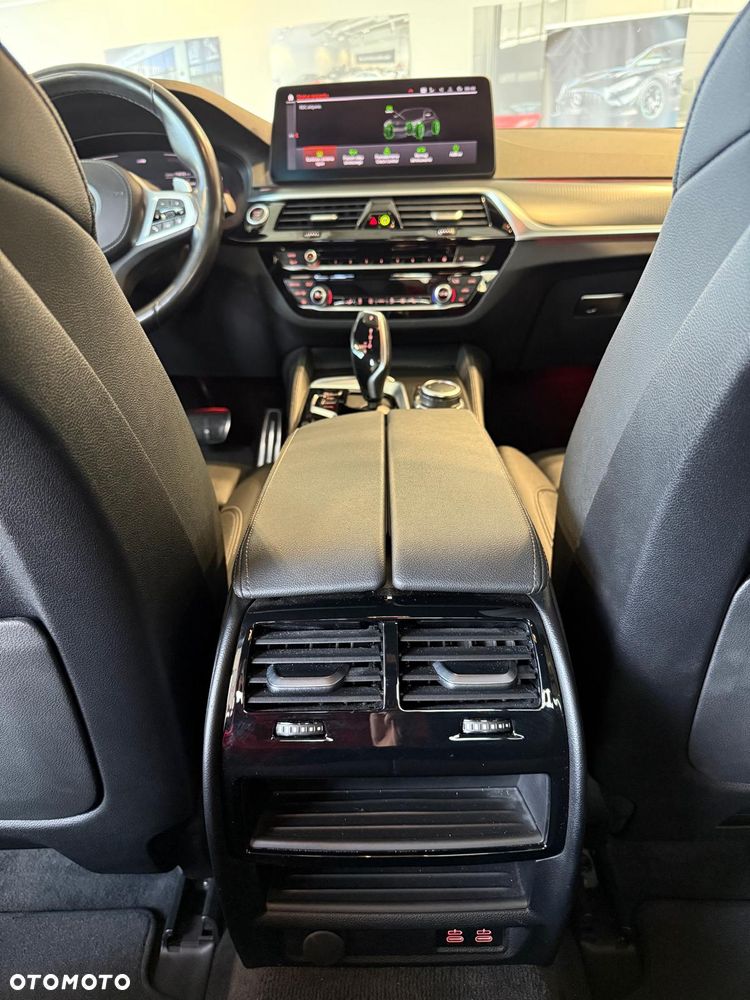 BMW Seria 5 520d MHEV M Sport sport - 10