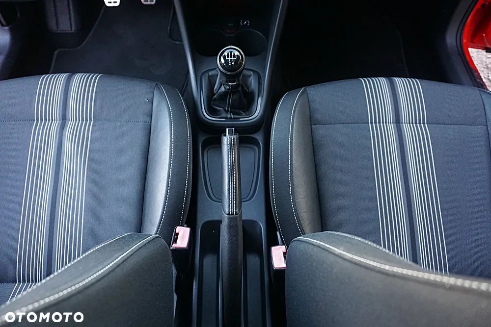 Volkswagen Polo 1.2 MATCH - 30