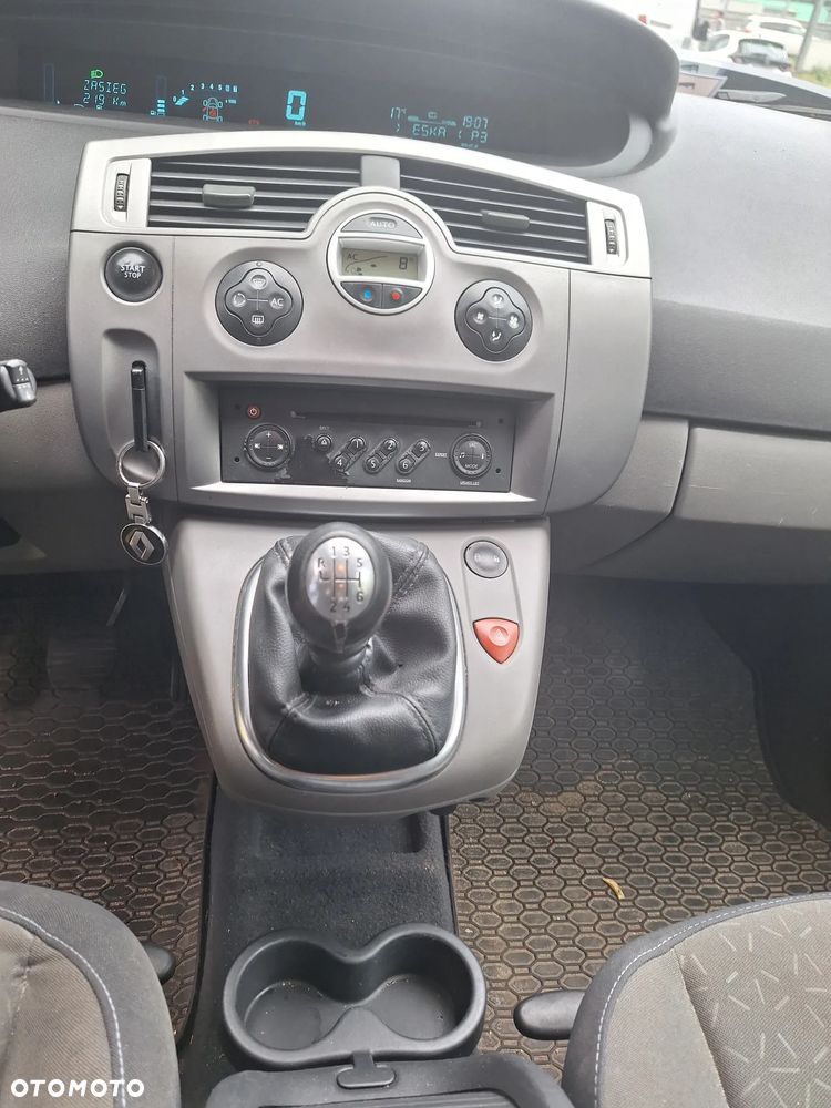 Renault Scenic 1.6 16V Authentique - 10