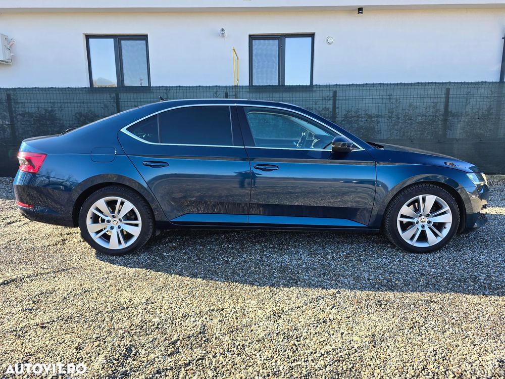 Skoda Superb 2.0 TDI DSG Style - 6