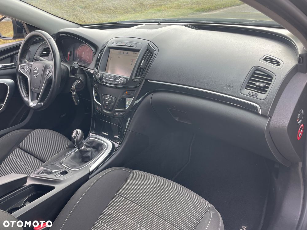 Opel Insignia - 25