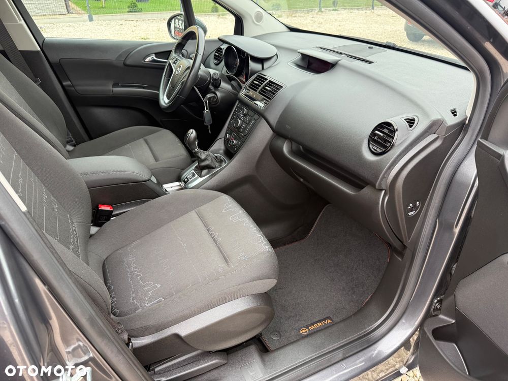Opel Meriva 1.4 T Essentia S&S - 9