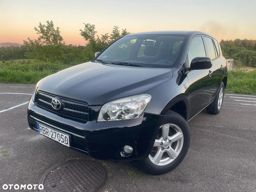 Toyota RAV4 - 1