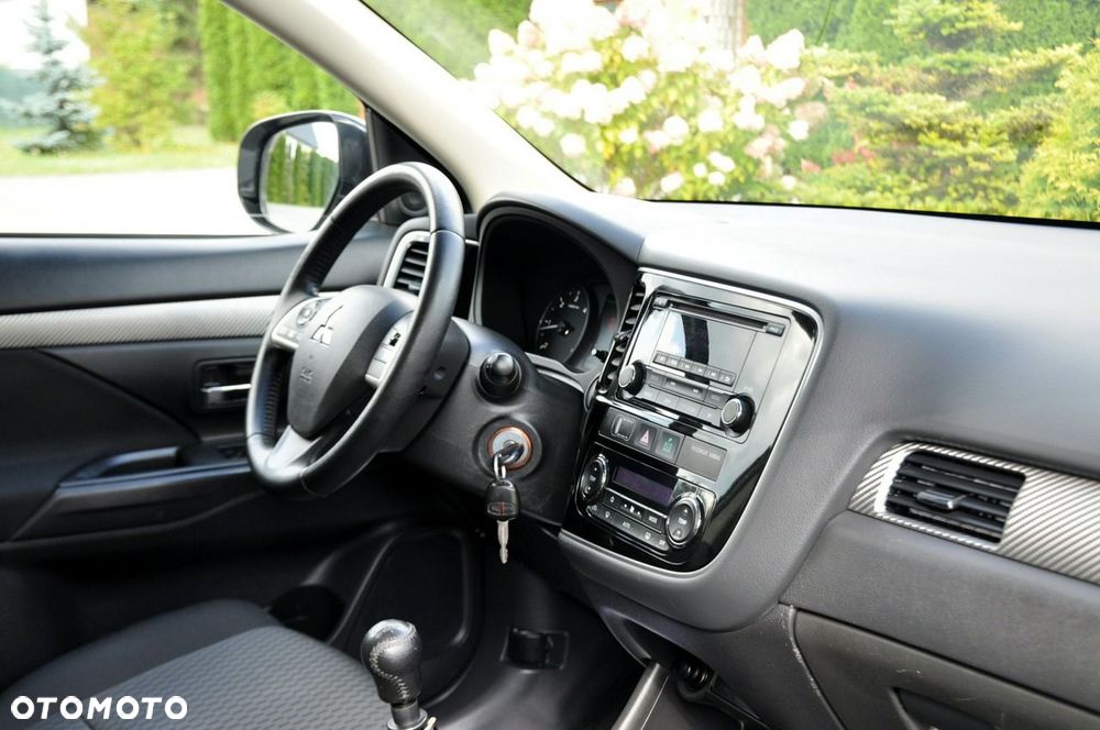 Mitsubishi Outlander - 18
