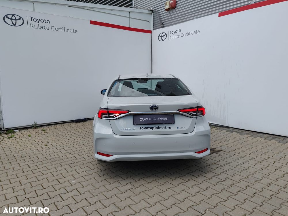 Toyota Corolla Sedan 1.8 HSD Business - 23