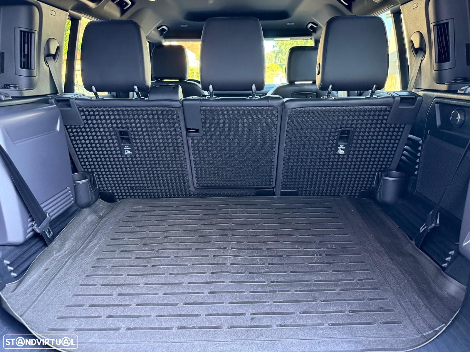 Land Rover Defender 110 D250 X-Dynamic HSE - 25
