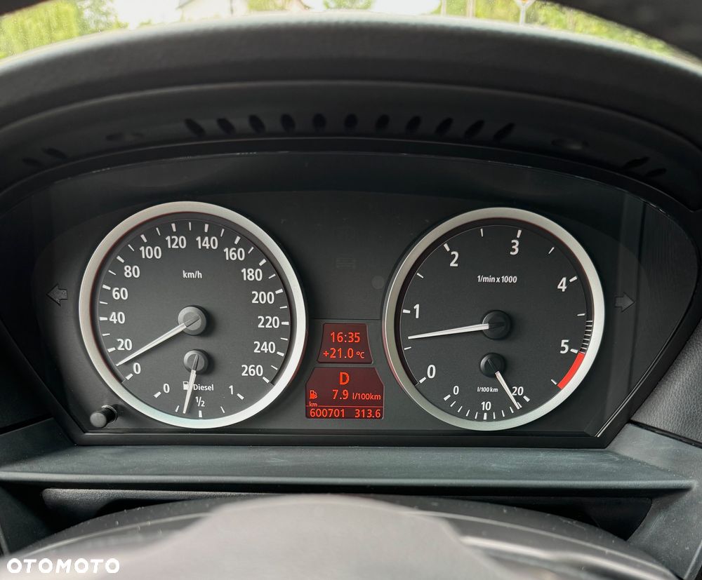 BMW Seria 5 - 12