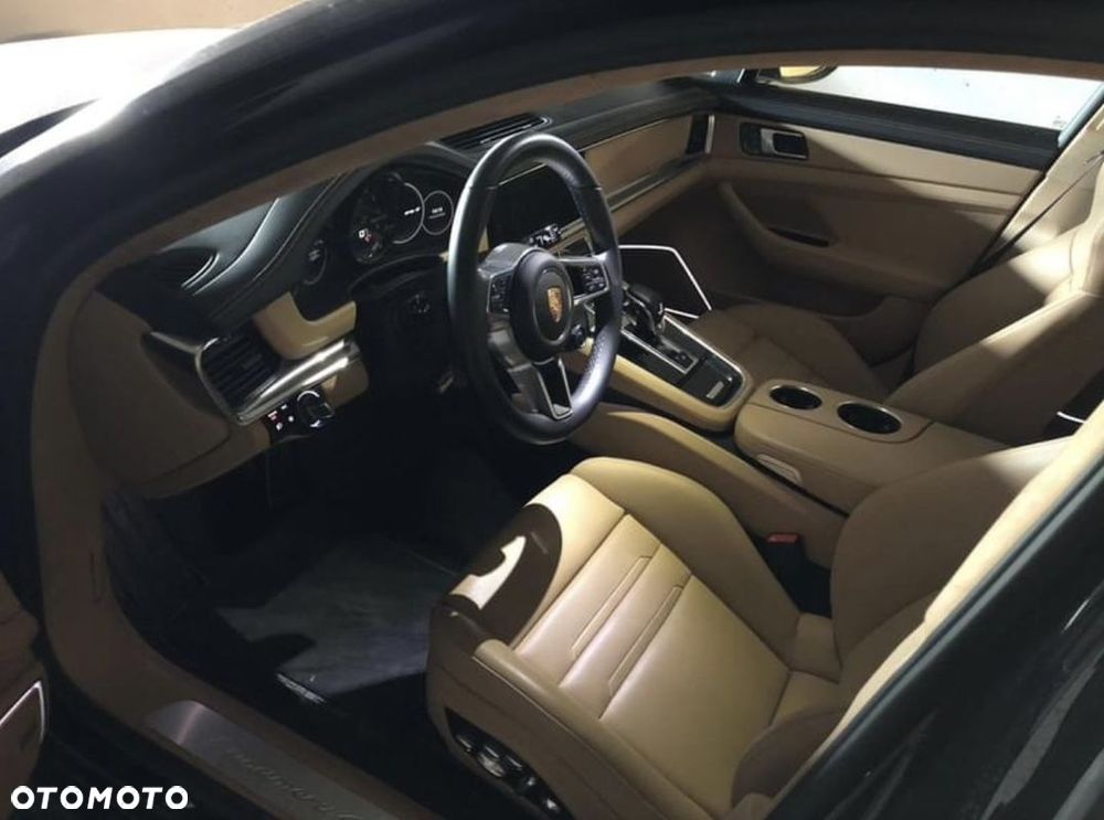 Porsche Panamera - 3