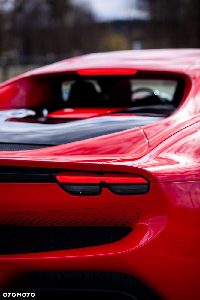 Ferrari 296 GTB - 32