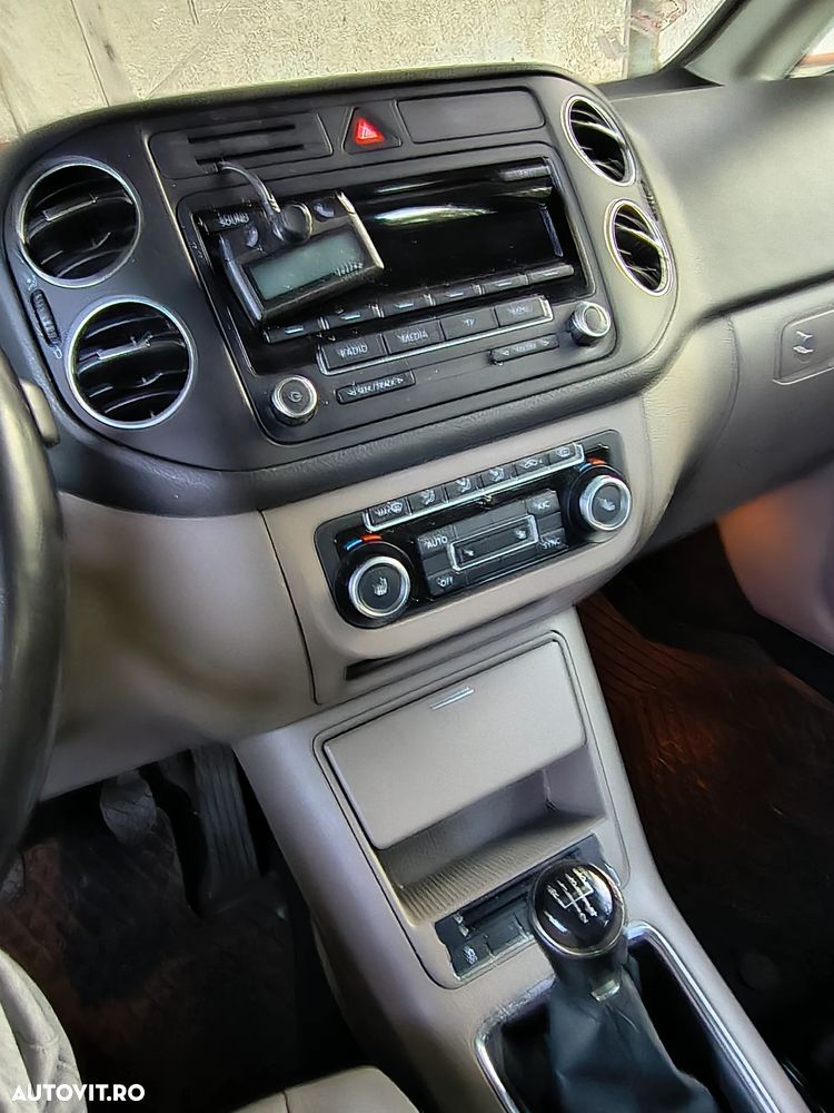 Volkswagen Golf Plus 1.6 TDI DPF Highline - 8