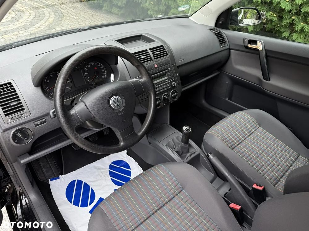 Volkswagen Polo 1.4 16V Trendline - 12